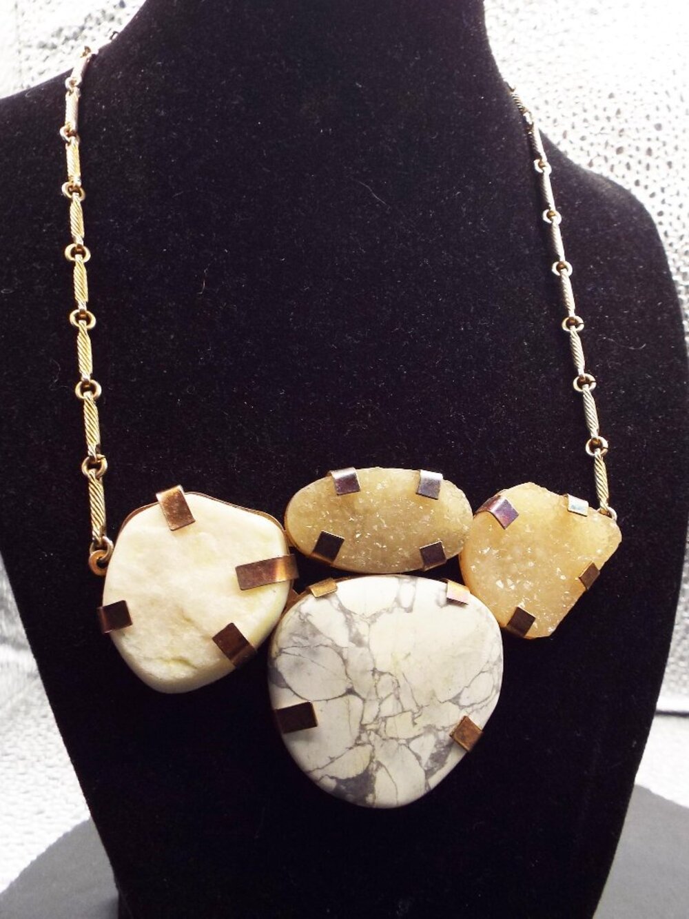 BRUTALIST BUFFALO TURQUOISE & NATURAL DRUZY LARGE STONES COPPERY NECKLACE M